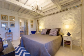 THE RETREAT a romantic bedroom in Maremma